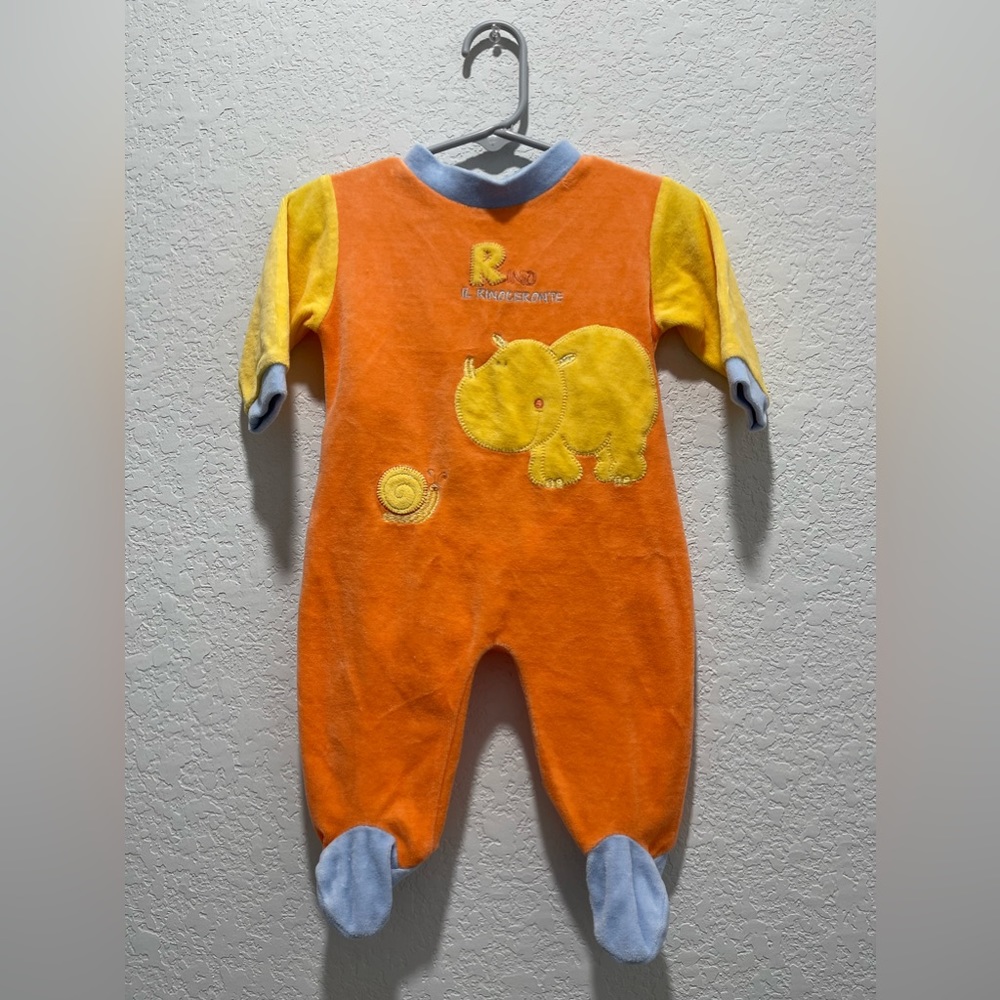 Baby clothes. Onesie for sleeping and playing.